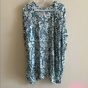 LOFT Women's Blue and White Patterned Kimono